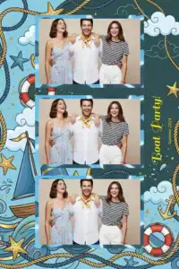 Variante format portrait 4x6, 3 photos et orientation paysage du design photobooth Blue Boat Nautical Party pour Miroir Magique