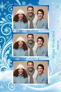Variante format portrait 4x6, 3 photos et orientation paysage du design photobooth Frosty Winter Wonderland pour Miroir Magique