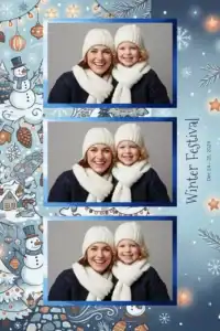 Variante format portrait 4x6, 3 photos et orientation paysage du design photobooth Blue Snowflakes Christmas Trees pour Miroir Magique