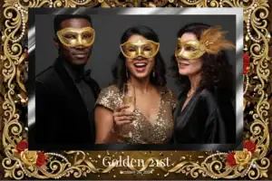 Variante format paysage 6x4, 1 photo et orientation paysage du design photobooth Gold Masks Birthday Balloons pour Vivabox