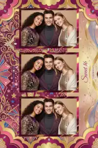 Variante format portrait 4x6, 3 photos et orientation paysage du design photobooth Blue Polka Dot Sweet Sixteen pour Miroir Magique